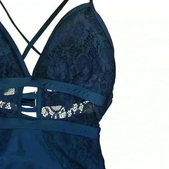 New York and Company Lace-Accent One-Piece Swimsuit -Black Sz L - Picture 4 of 8